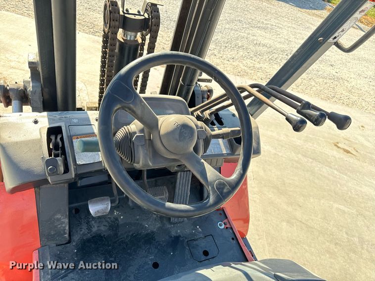 image for item NM9053 Toyota 7FGCU35  forklift