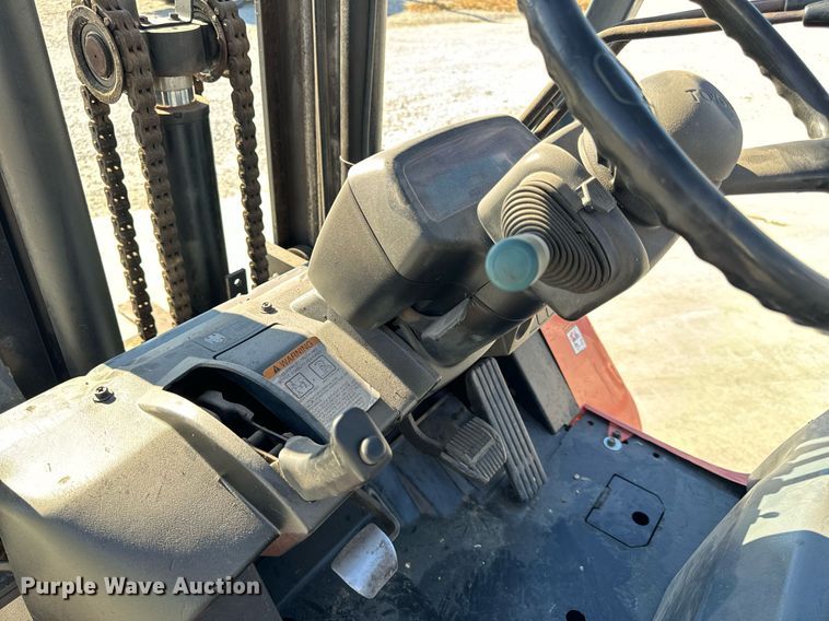 image for item NM9053 Toyota 7FGCU35  forklift