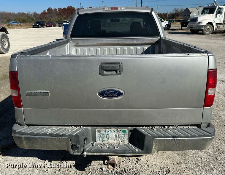 image for item NO9373 2004 Ford F150 XLT  SuperCab pickup truck