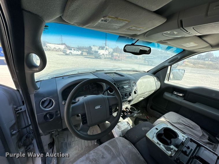 image for item NO9373 2004 Ford F150 XLT  SuperCab pickup truck