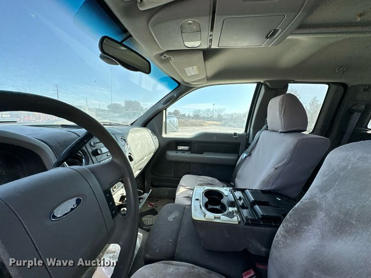 image for item NO9373 2004 Ford F150 XLT  SuperCab pickup truck