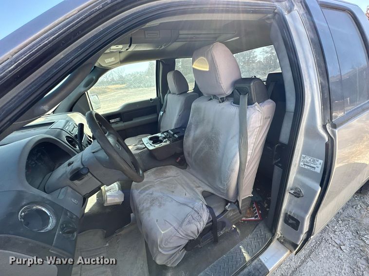 image for item NO9373 2004 Ford F150 XLT  SuperCab pickup truck