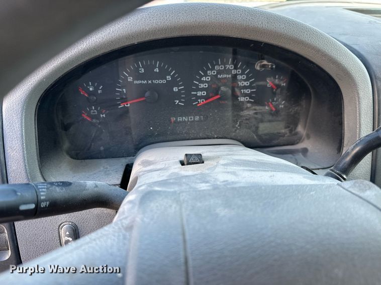 image for item NO9373 2004 Ford F150 XLT  SuperCab pickup truck