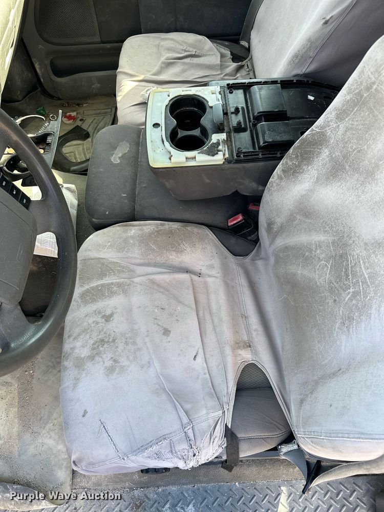 image for item NO9373 2004 Ford F150 XLT  SuperCab pickup truck