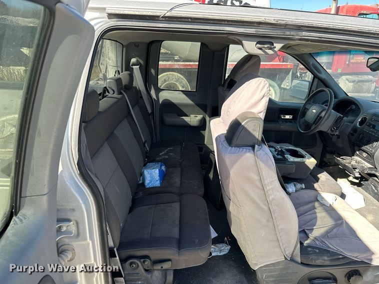 image for item NO9373 2004 Ford F150 XLT  SuperCab pickup truck