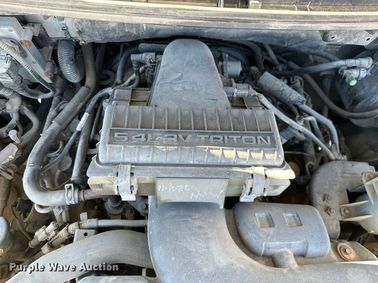 image for item NO9373 2004 Ford F150 XLT  SuperCab pickup truck