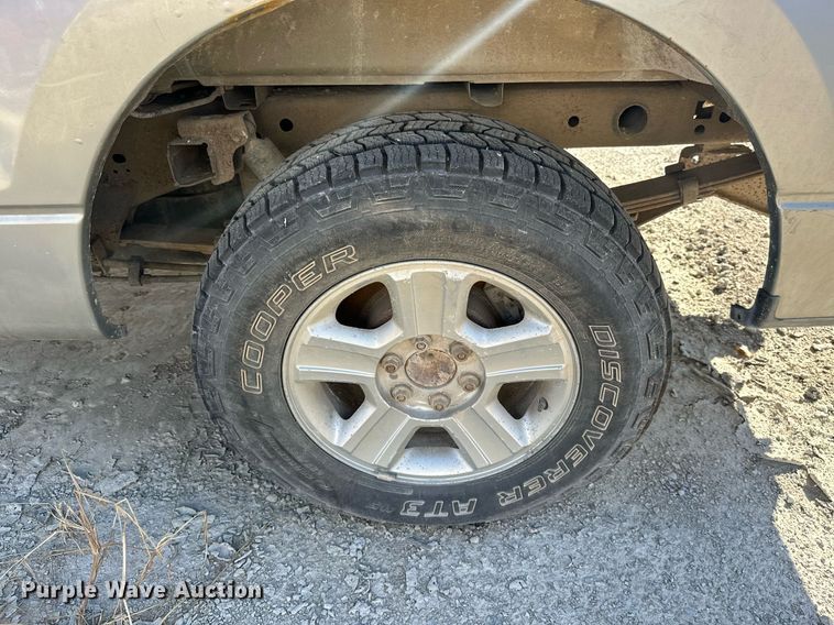 image for item NO9373 2004 Ford F150 XLT  SuperCab pickup truck