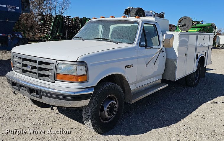 image for item NP9128 1997 Ford F450 Super Duty utility / service truck