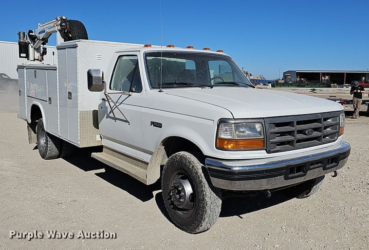 image for item NP9128 1997 Ford F450 Super Duty utility / service truck