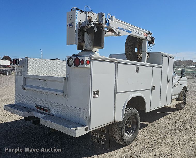 image for item NP9128 1997 Ford F450 Super Duty utility / service truck