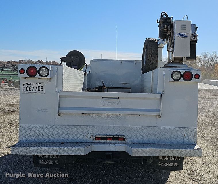 image for item NP9128 1997 Ford F450 Super Duty utility / service truck