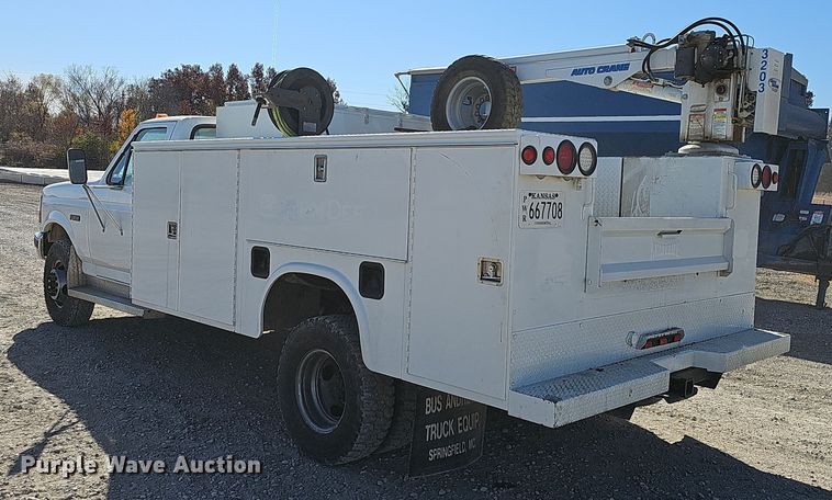image for item NP9128 1997 Ford F450 Super Duty utility / service truck