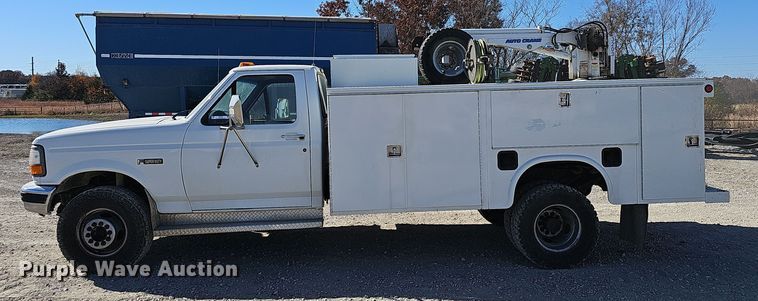 image for item NP9128 1997 Ford F450 Super Duty utility / service truck