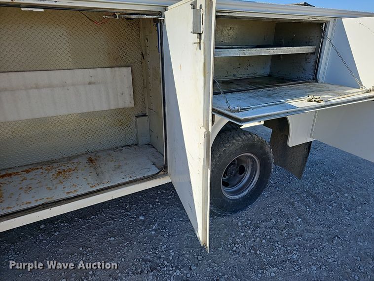 image for item NP9128 1997 Ford F450 Super Duty utility / service truck