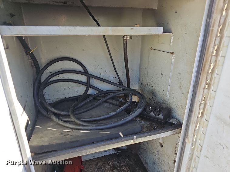 image for item NP9128 1997 Ford F450 Super Duty utility / service truck