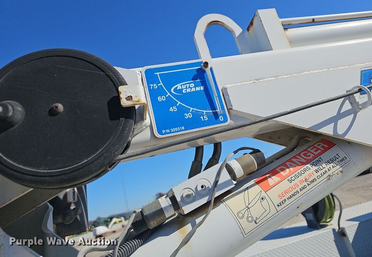 image for item NP9128 1997 Ford F450 Super Duty utility / service truck