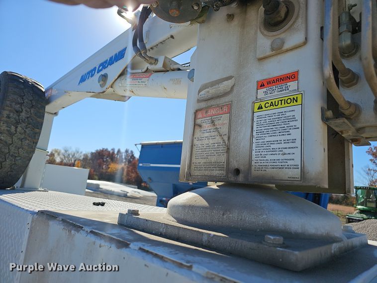 image for item NP9128 1997 Ford F450 Super Duty utility / service truck