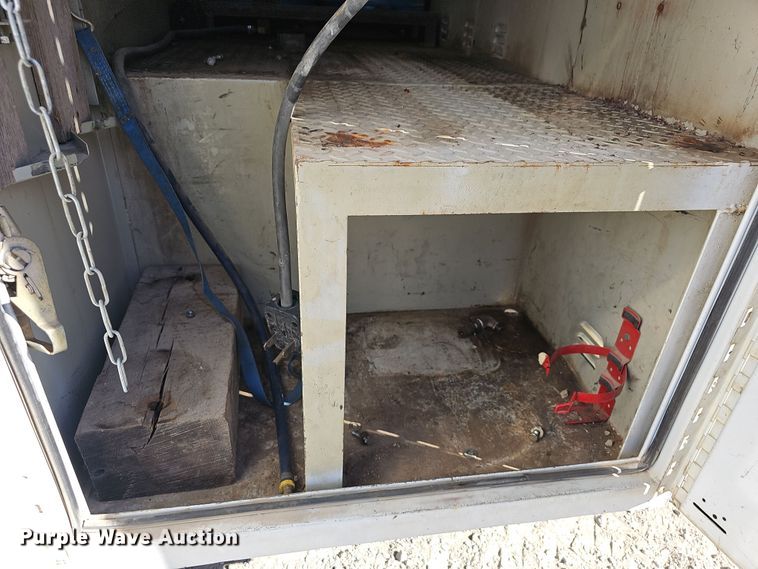 image for item NP9128 1997 Ford F450 Super Duty utility / service truck