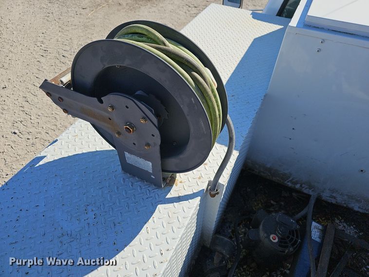 image for item NP9128 1997 Ford F450 Super Duty utility / service truck