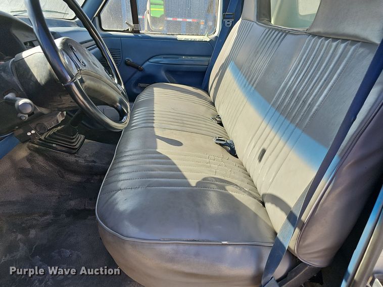 image for item NP9128 1997 Ford F450 Super Duty utility / service truck