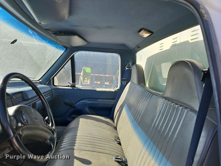 image for item NP9128 1997 Ford F450 Super Duty utility / service truck