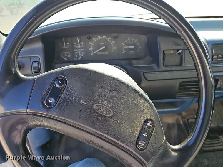 image for item NP9128 1997 Ford F450 Super Duty utility / service truck