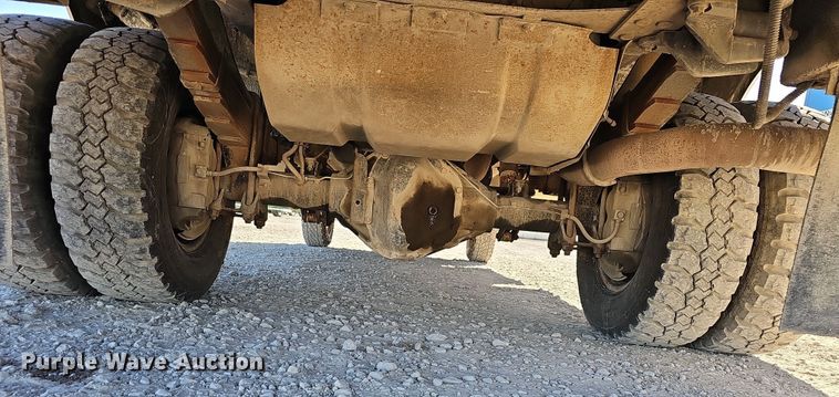 image for item NP9128 1997 Ford F450 Super Duty utility / service truck