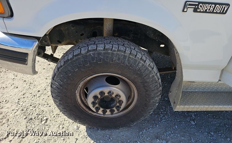 image for item NP9128 1997 Ford F450 Super Duty utility / service truck