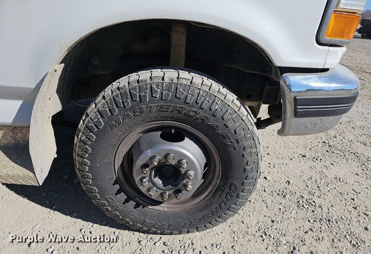 image for item NP9128 1997 Ford F450 Super Duty utility / service truck