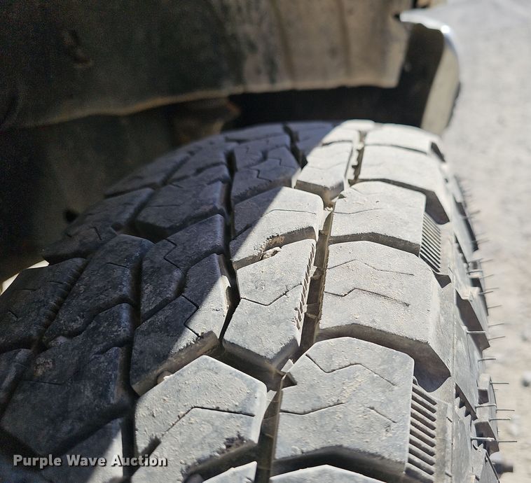 image for item NP9128 1997 Ford F450 Super Duty utility / service truck