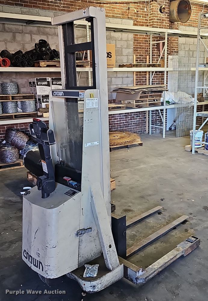 image for item NP9132 Crown 20MT  pallet jack