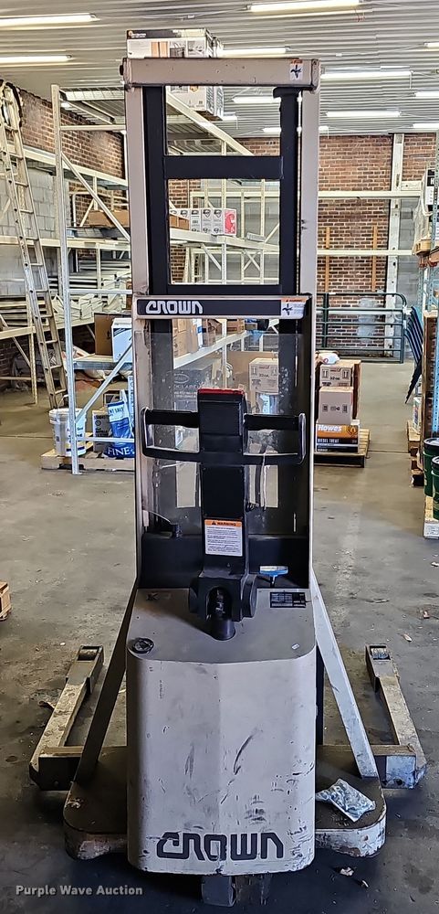 image for item NP9132 Crown 20MT  pallet jack