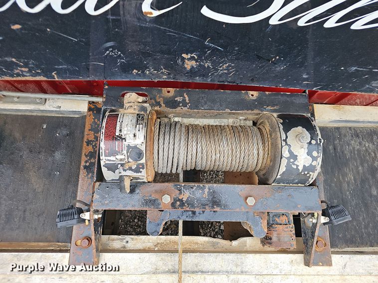 image for item NP9192 1997 International 4700  rollback truck