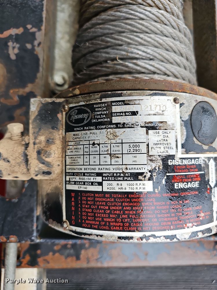 image for item NP9192 1997 International 4700  rollback truck