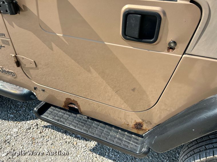 image for item NQ9878 1999 Jeep Wrangler Sport  SUV