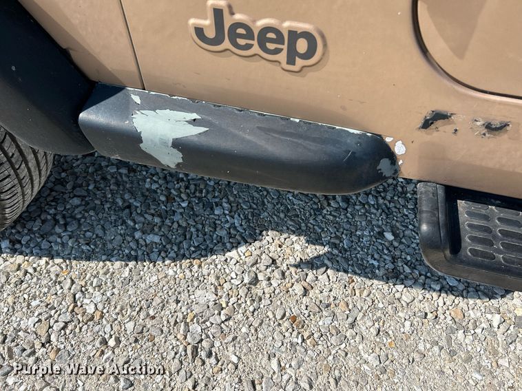 image for item NQ9878 1999 Jeep Wrangler Sport  SUV