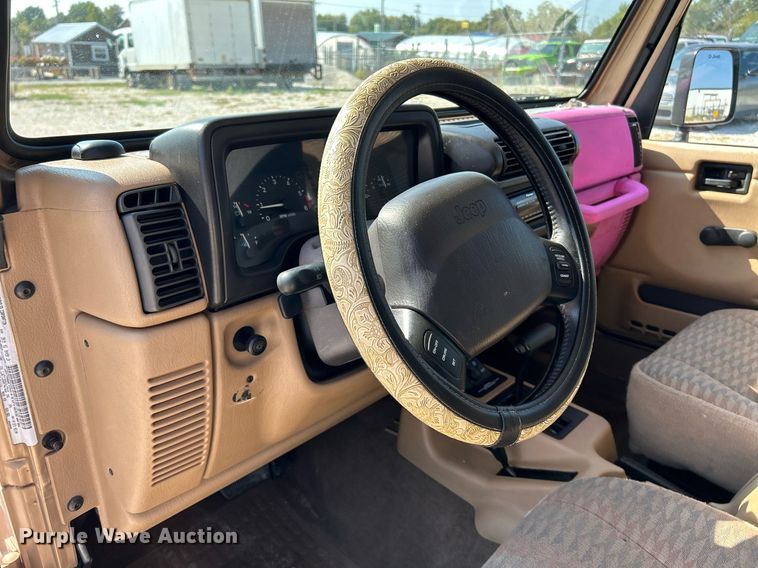 image for item NQ9878 1999 Jeep Wrangler Sport  SUV