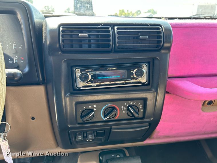 image for item NQ9878 1999 Jeep Wrangler Sport  SUV