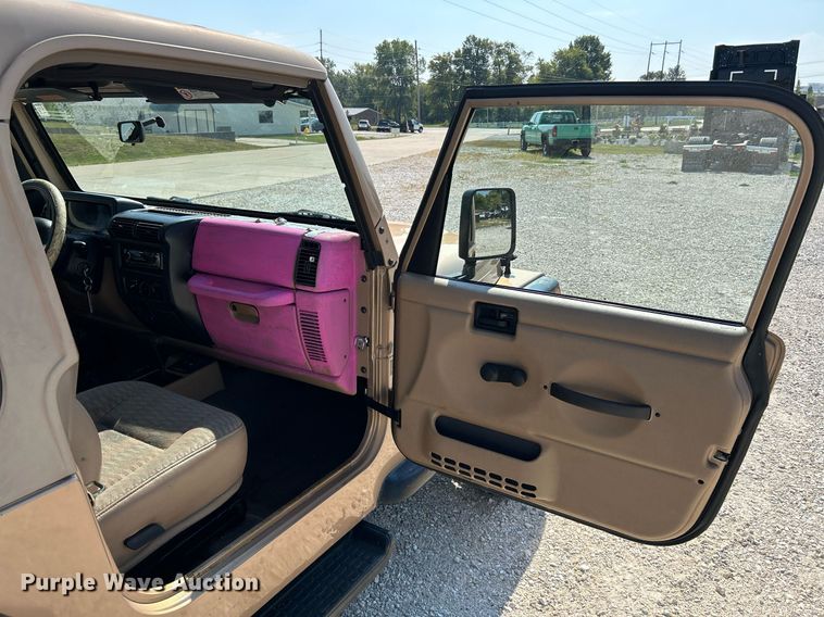 image for item NQ9878 1999 Jeep Wrangler Sport  SUV