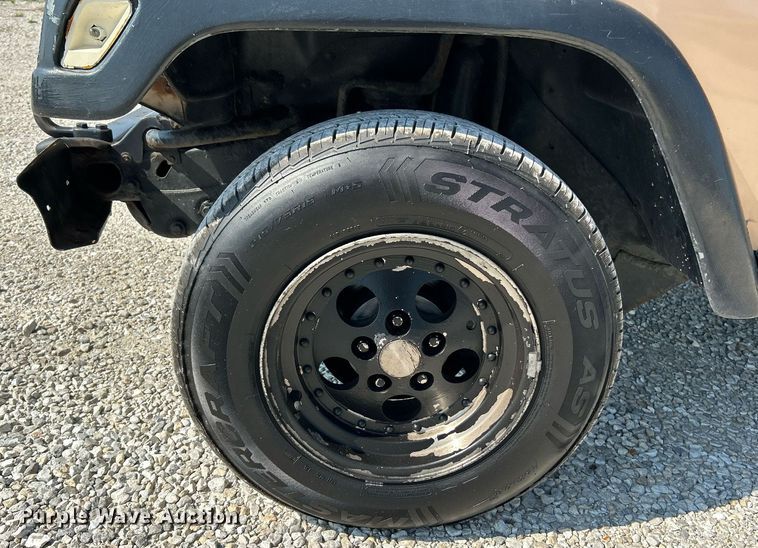 image for item NQ9878 1999 Jeep Wrangler Sport  SUV