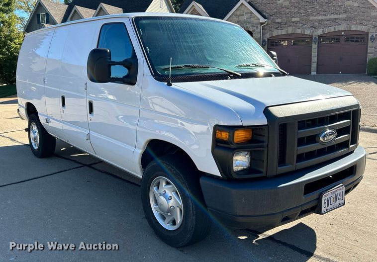 image for item NQ9968 2013 Ford E250 Super Duty  van