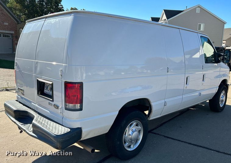 image for item NQ9968 2013 Ford E250 Super Duty  van