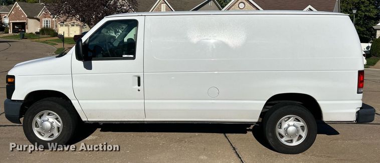 image for item NQ9968 2013 Ford E250 Super Duty  van