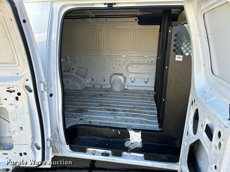 image for item NQ9968 2013 Ford E250 Super Duty  van