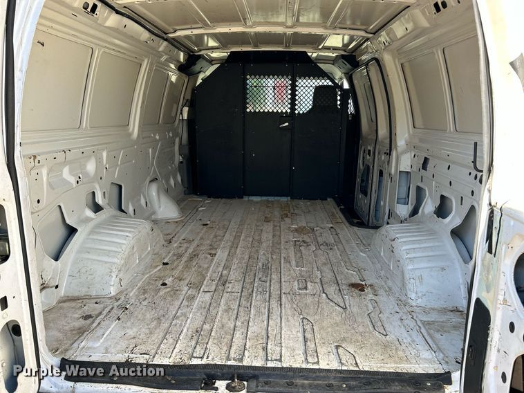 image for item NQ9968 2013 Ford E250 Super Duty  van