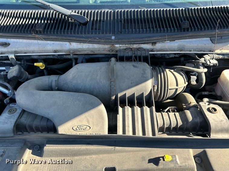 image for item NQ9968 2013 Ford E250 Super Duty  van