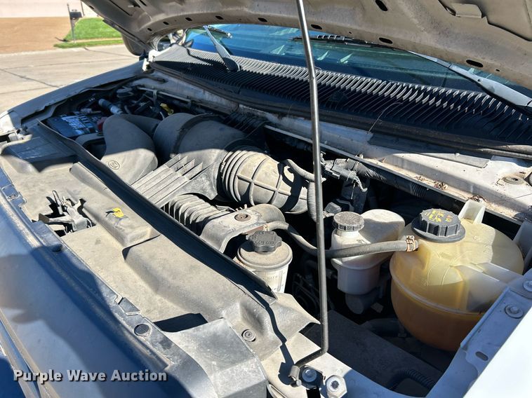 image for item NQ9968 2013 Ford E250 Super Duty  van