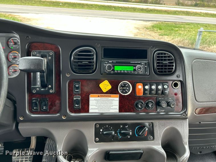 image for item NR9280 2018 Freightliner M2  shuttle bus