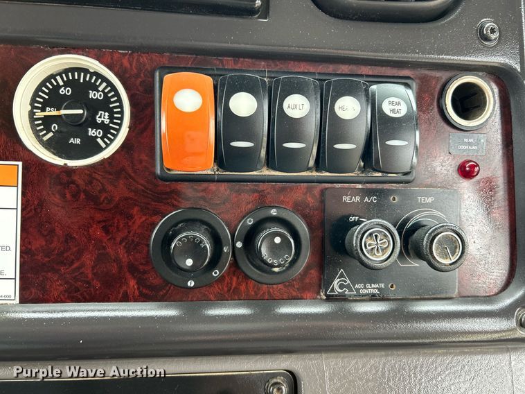 image for item NR9280 2018 Freightliner M2  shuttle bus