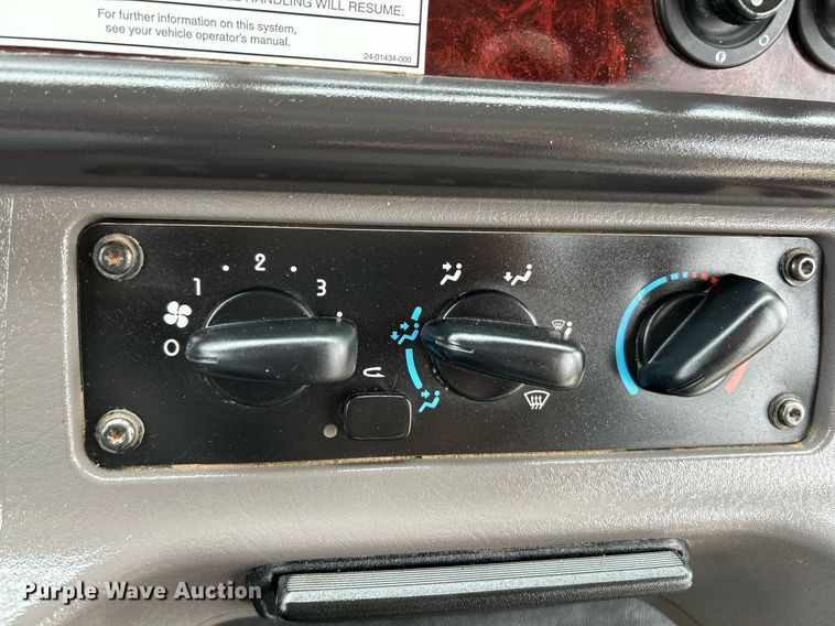 image for item NR9280 2018 Freightliner M2  shuttle bus